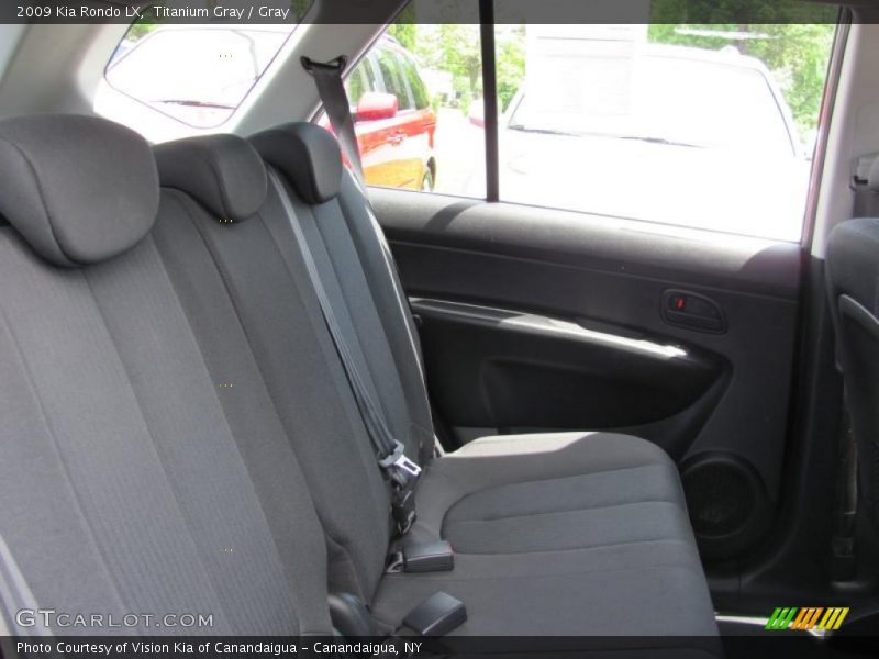 Titanium Gray / Gray 2009 Kia Rondo LX