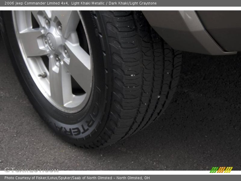 Light Khaki Metallic / Dark Khaki/Light Graystone 2006 Jeep Commander Limited 4x4