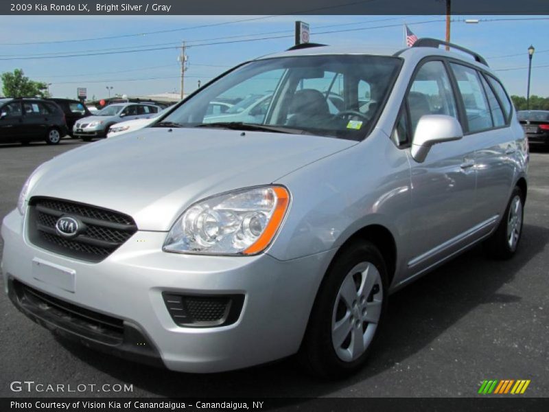 Bright Silver / Gray 2009 Kia Rondo LX