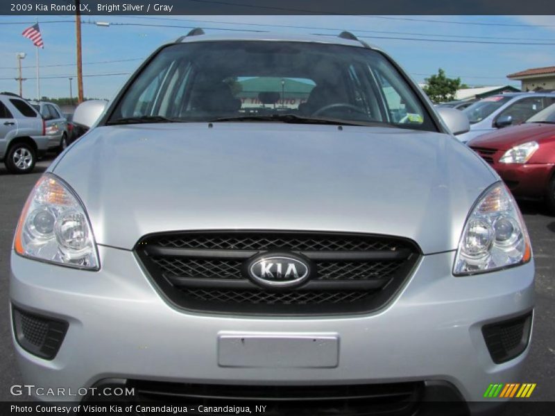 Bright Silver / Gray 2009 Kia Rondo LX