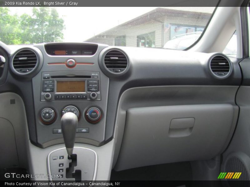 Bright Silver / Gray 2009 Kia Rondo LX