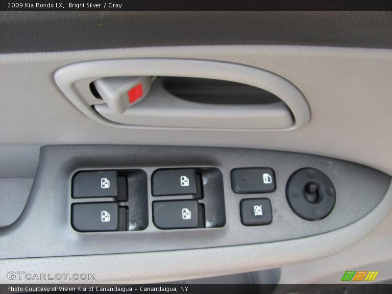 Bright Silver / Gray 2009 Kia Rondo LX