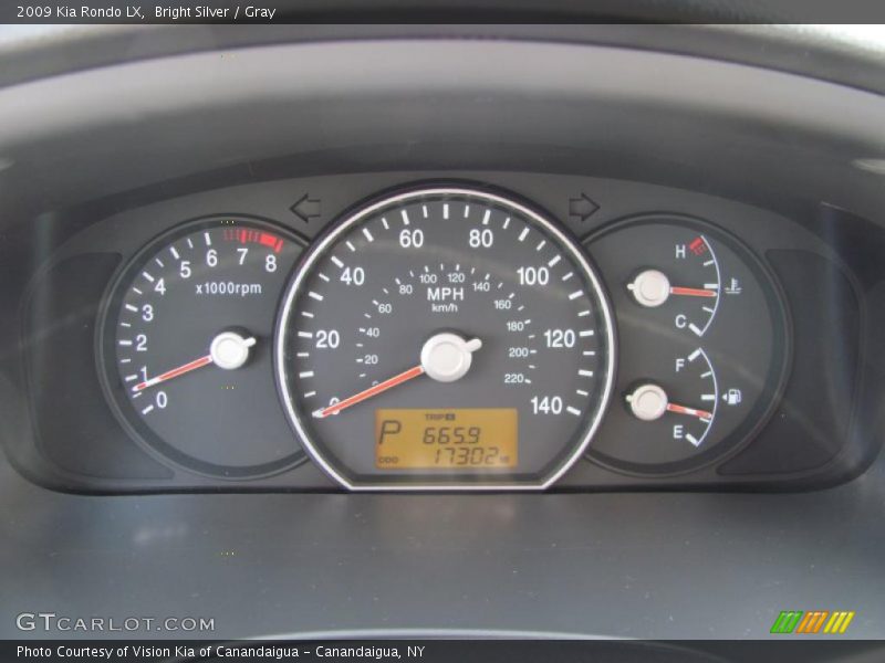 Bright Silver / Gray 2009 Kia Rondo LX