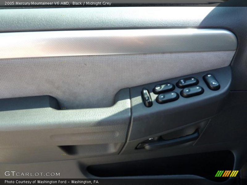 Black / Midnight Grey 2005 Mercury Mountaineer V6 AWD