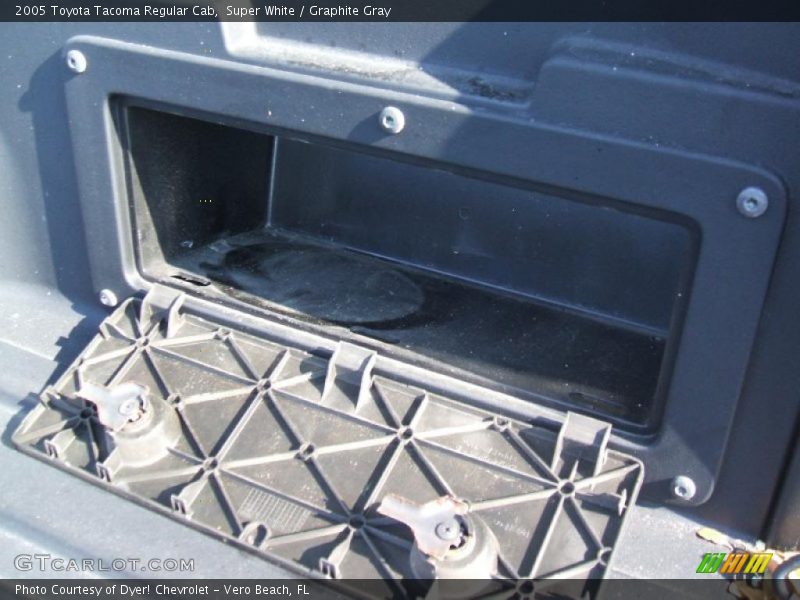 Super White / Graphite Gray 2005 Toyota Tacoma Regular Cab