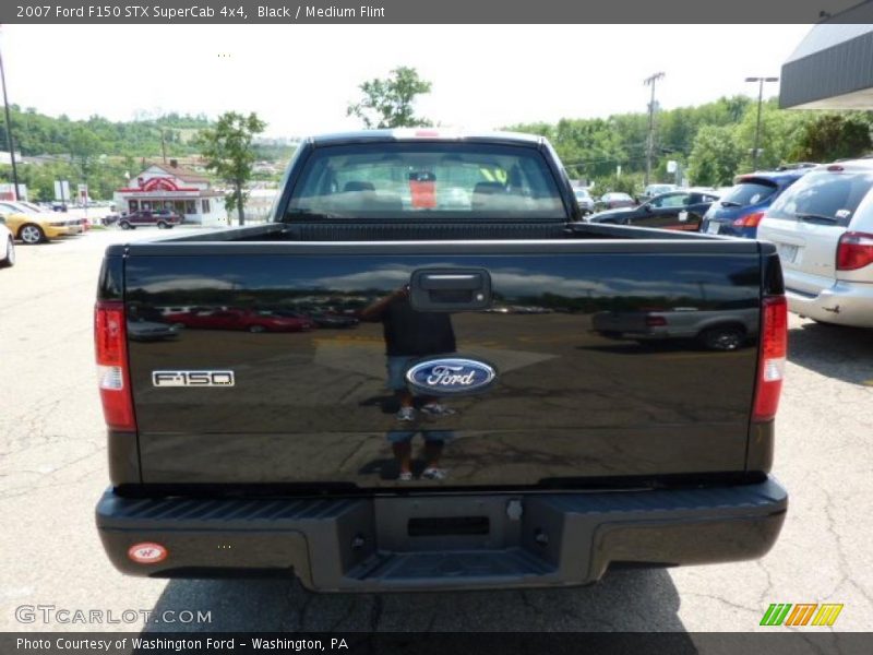 Black / Medium Flint 2007 Ford F150 STX SuperCab 4x4