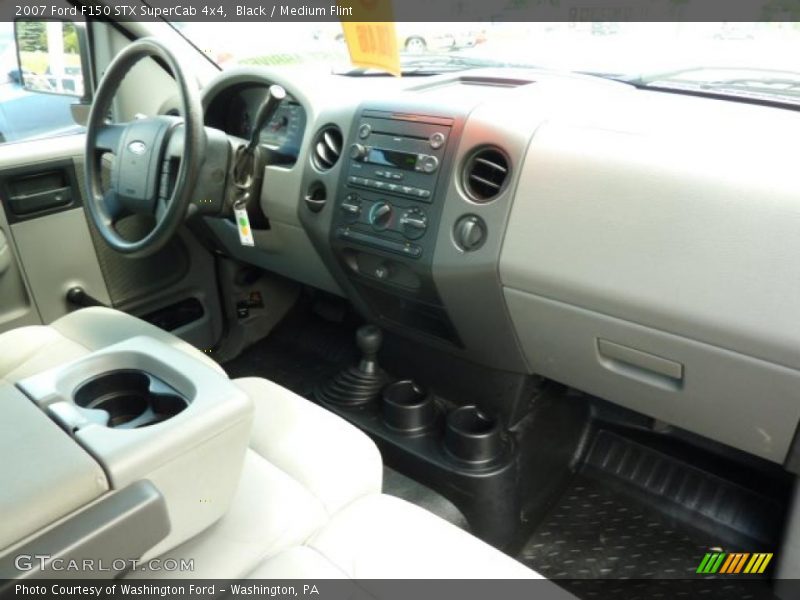 Black / Medium Flint 2007 Ford F150 STX SuperCab 4x4