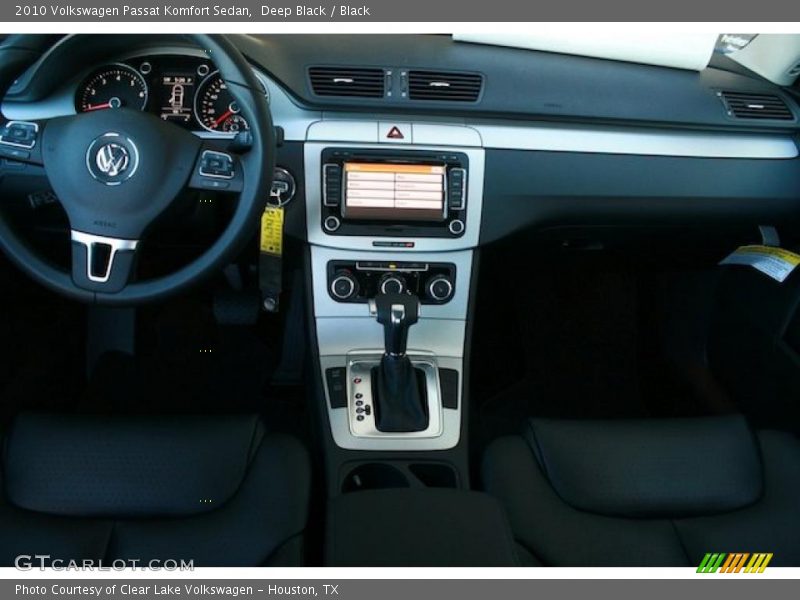 Deep Black / Black 2010 Volkswagen Passat Komfort Sedan