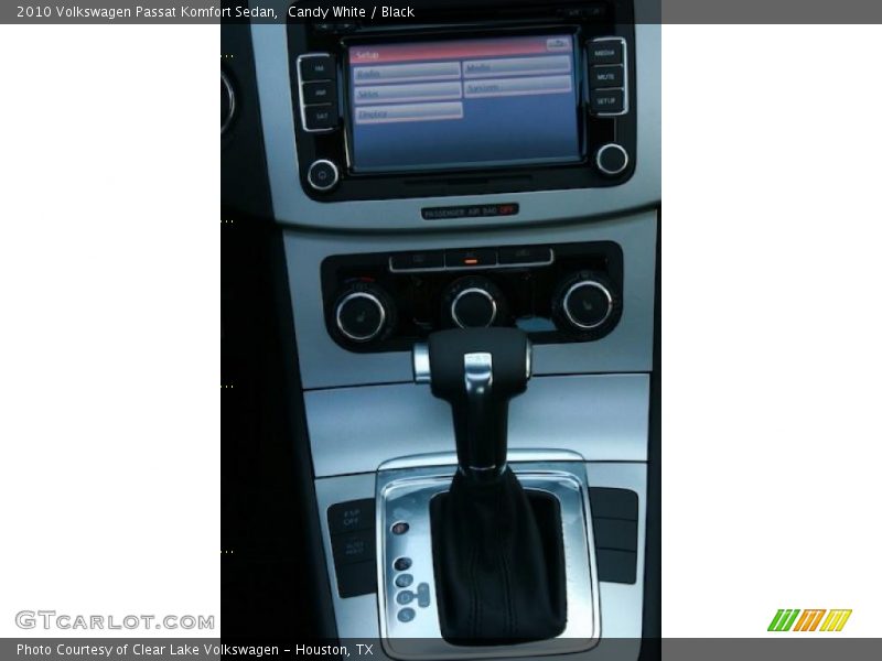 Candy White / Black 2010 Volkswagen Passat Komfort Sedan