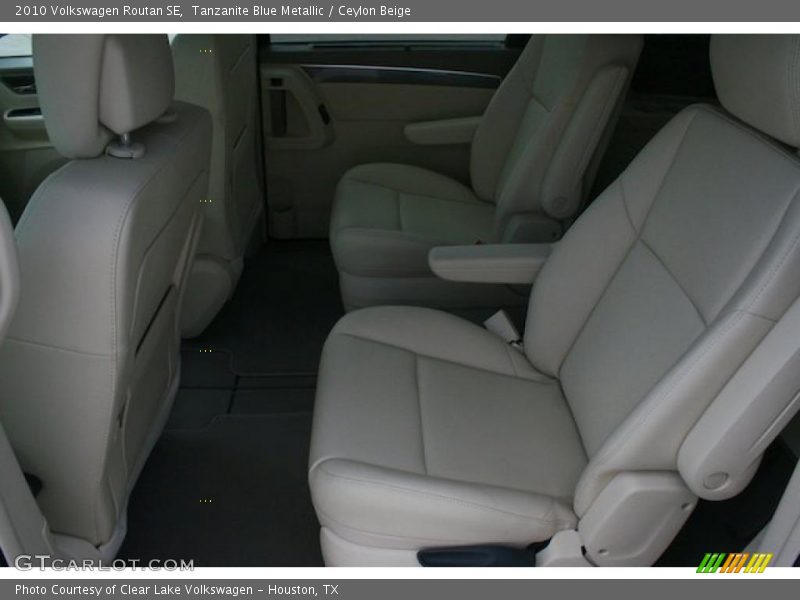 Tanzanite Blue Metallic / Ceylon Beige 2010 Volkswagen Routan SE
