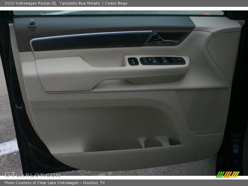 Tanzanite Blue Metallic / Ceylon Beige 2010 Volkswagen Routan SE