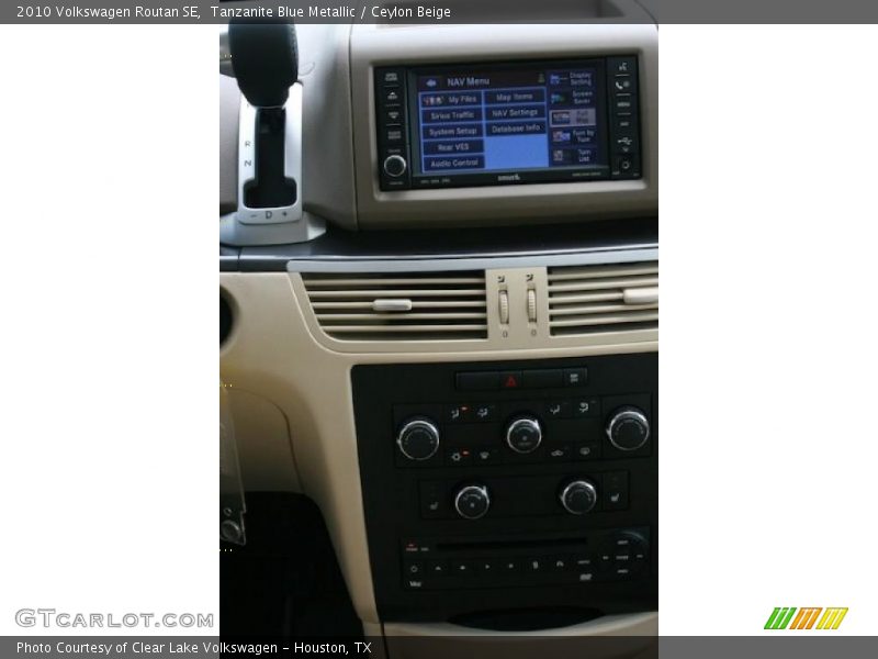 Tanzanite Blue Metallic / Ceylon Beige 2010 Volkswagen Routan SE