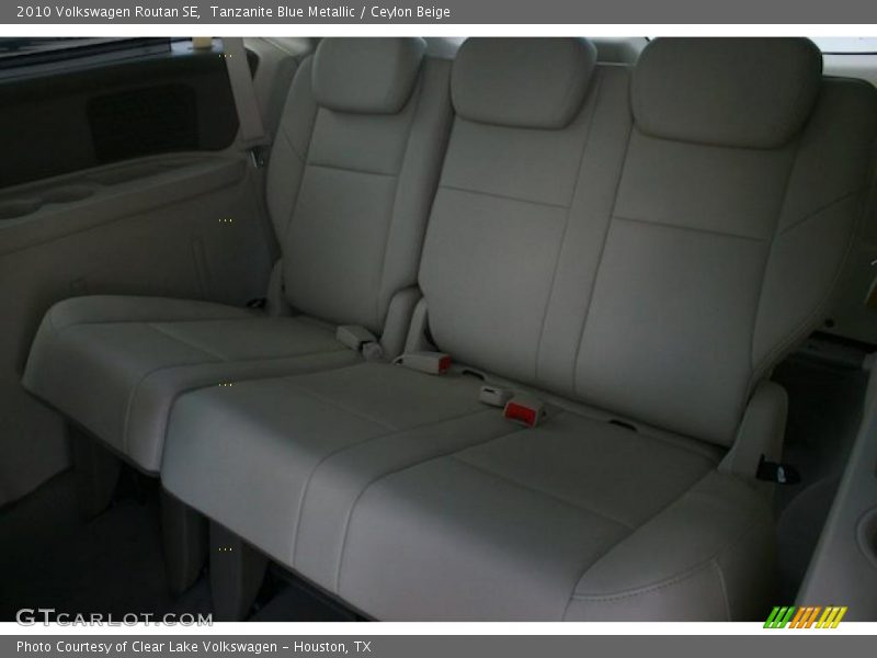 Tanzanite Blue Metallic / Ceylon Beige 2010 Volkswagen Routan SE