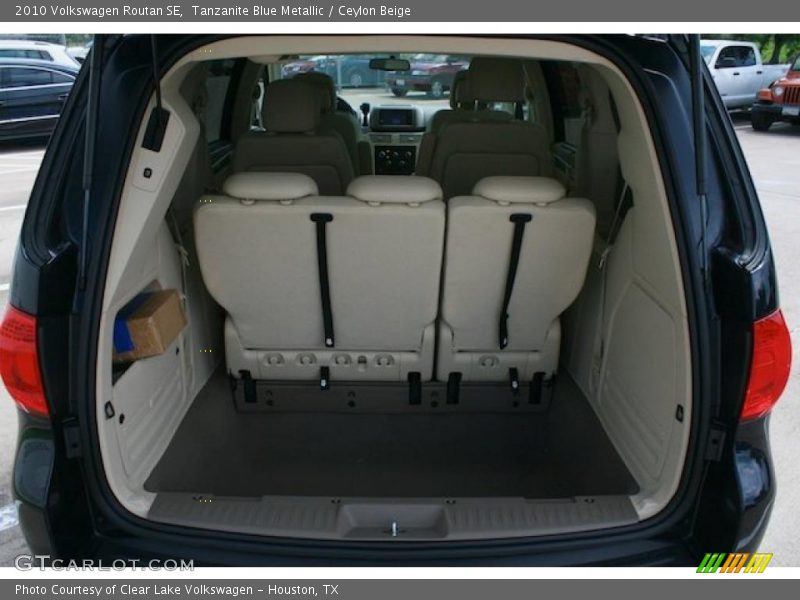 Tanzanite Blue Metallic / Ceylon Beige 2010 Volkswagen Routan SE