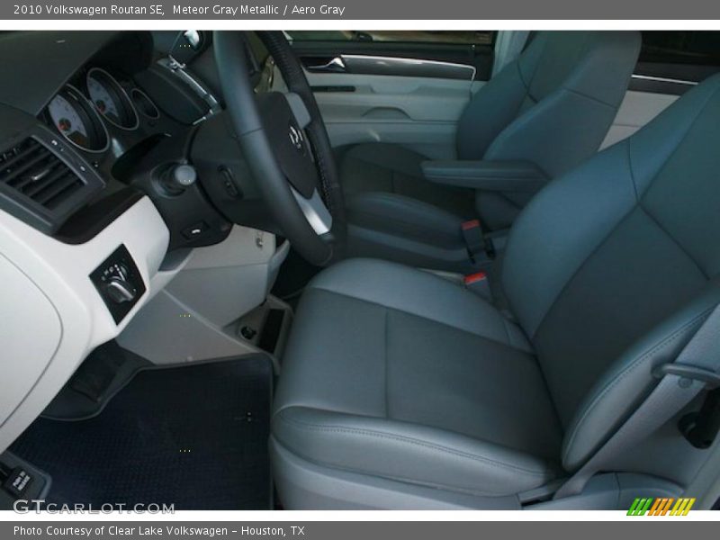 Meteor Gray Metallic / Aero Gray 2010 Volkswagen Routan SE