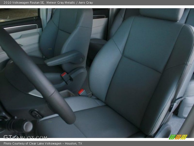 Meteor Gray Metallic / Aero Gray 2010 Volkswagen Routan SE