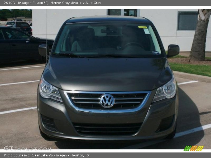 Meteor Gray Metallic / Aero Gray 2010 Volkswagen Routan SE