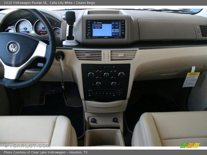 Calla Lilly White / Ceylon Beige 2010 Volkswagen Routan SE