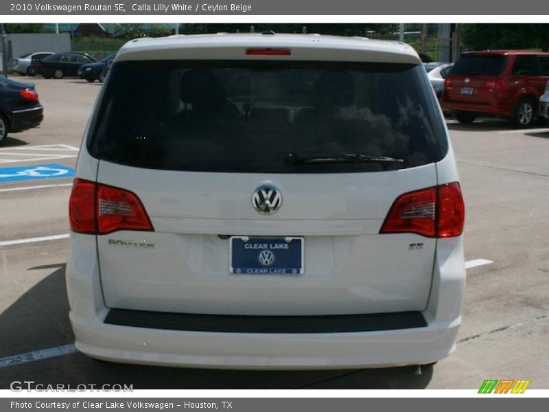 Calla Lilly White / Ceylon Beige 2010 Volkswagen Routan SE