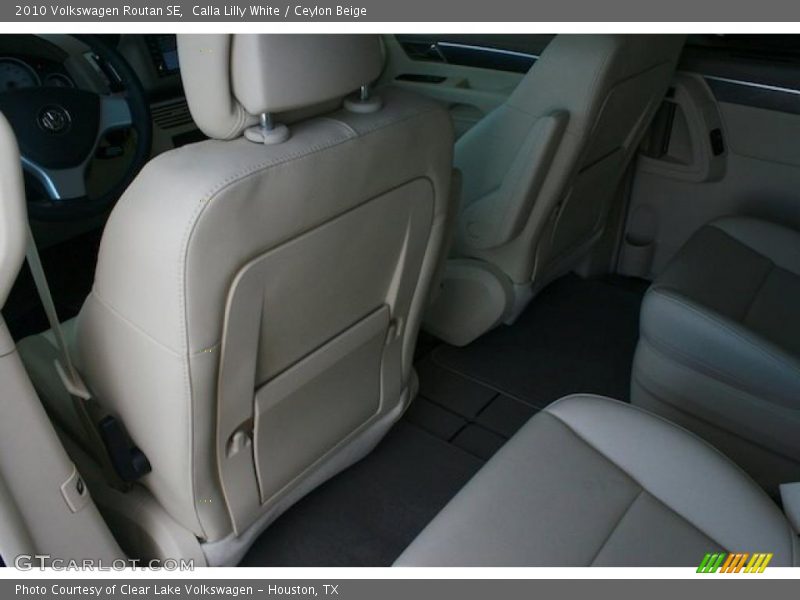 Calla Lilly White / Ceylon Beige 2010 Volkswagen Routan SE
