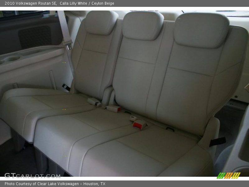 Calla Lilly White / Ceylon Beige 2010 Volkswagen Routan SE