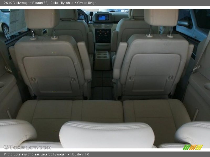 Calla Lilly White / Ceylon Beige 2010 Volkswagen Routan SE