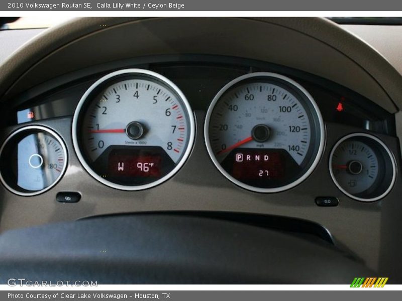 Calla Lilly White / Ceylon Beige 2010 Volkswagen Routan SE