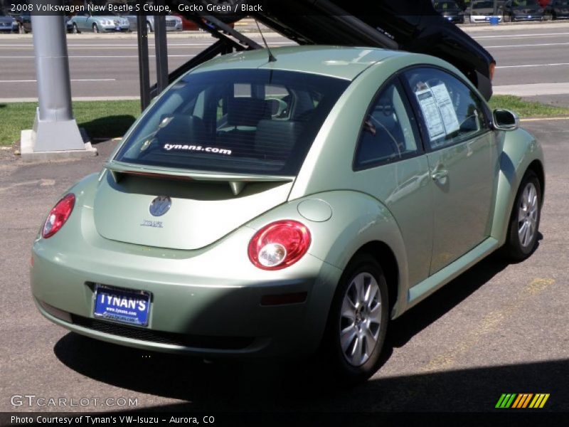 Gecko Green / Black 2008 Volkswagen New Beetle S Coupe