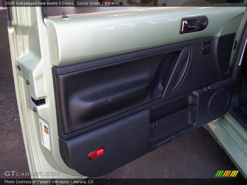 Gecko Green / Black 2008 Volkswagen New Beetle S Coupe