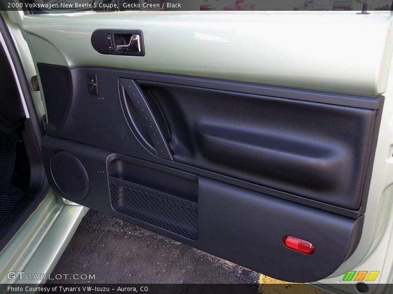Gecko Green / Black 2008 Volkswagen New Beetle S Coupe