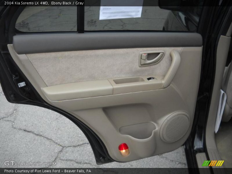 Ebony Black / Gray 2004 Kia Sorento LX 4WD