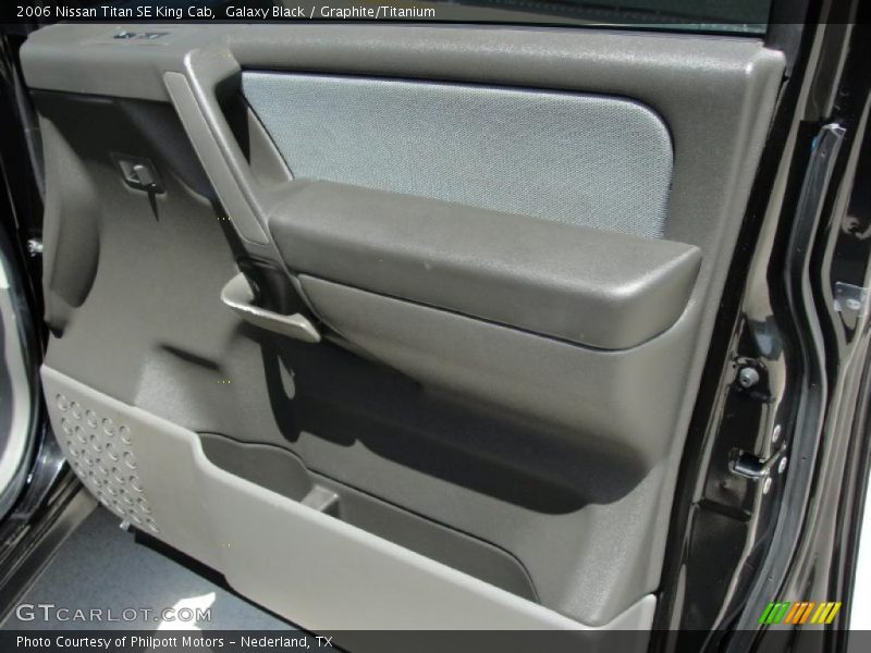 Galaxy Black / Graphite/Titanium 2006 Nissan Titan SE King Cab