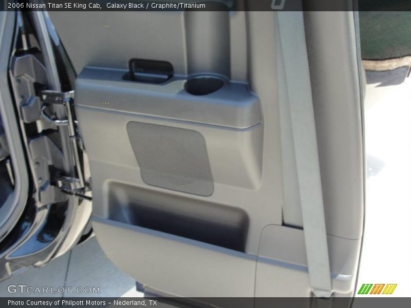 Galaxy Black / Graphite/Titanium 2006 Nissan Titan SE King Cab