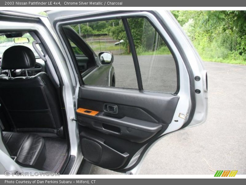 Chrome Silver Metallic / Charcoal 2003 Nissan Pathfinder LE 4x4