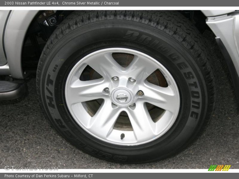 Chrome Silver Metallic / Charcoal 2003 Nissan Pathfinder LE 4x4