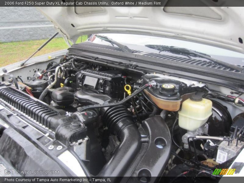 Oxford White / Medium Flint 2006 Ford F250 Super Duty XL Regular Cab Chassis Utility