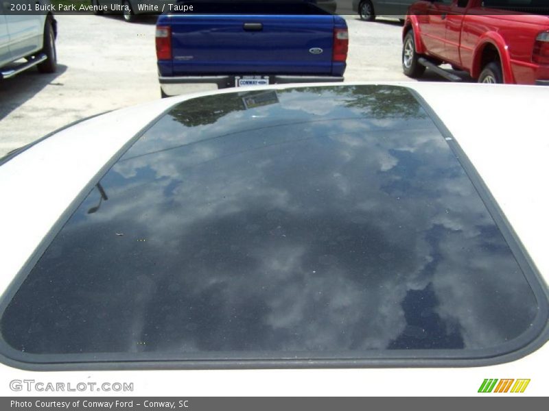 White / Taupe 2001 Buick Park Avenue Ultra