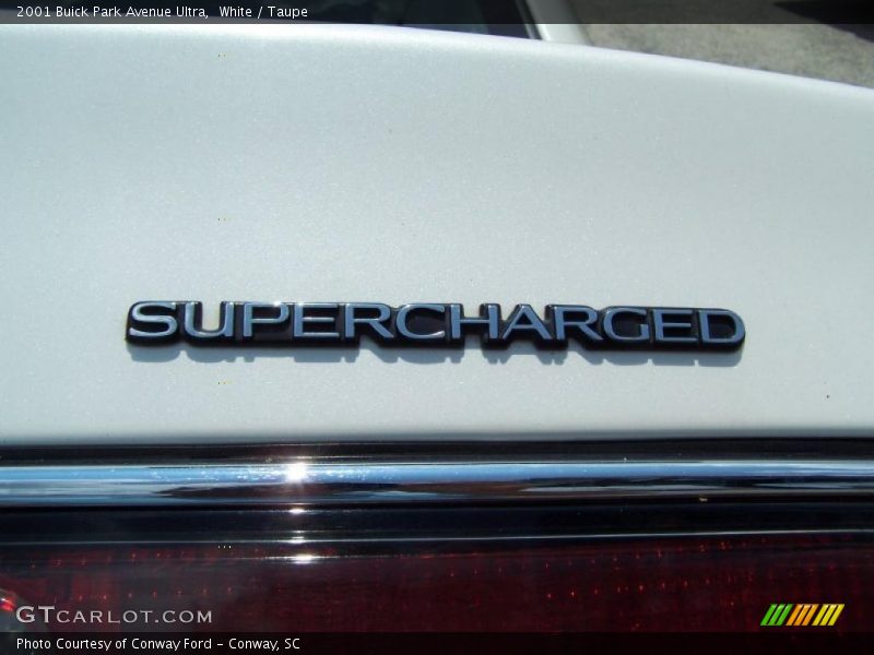 White / Taupe 2001 Buick Park Avenue Ultra