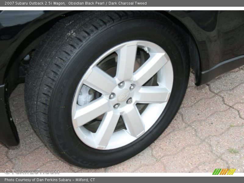 Obsidian Black Pearl / Dark Charcoal Tweed 2007 Subaru Outback 2.5i Wagon