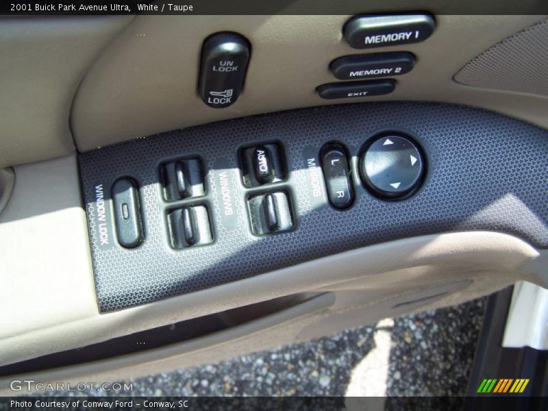 White / Taupe 2001 Buick Park Avenue Ultra