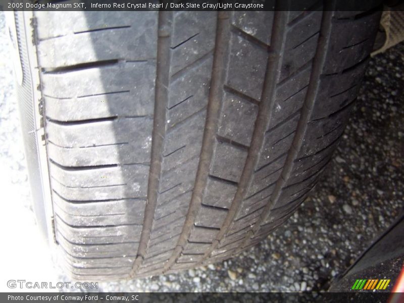 Inferno Red Crystal Pearl / Dark Slate Gray/Light Graystone 2005 Dodge Magnum SXT