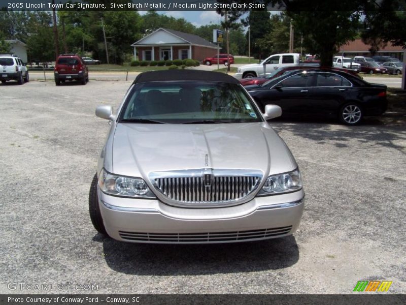 Silver Birch Metallic / Medium Light Stone/Dark Stone 2005 Lincoln Town Car Signature