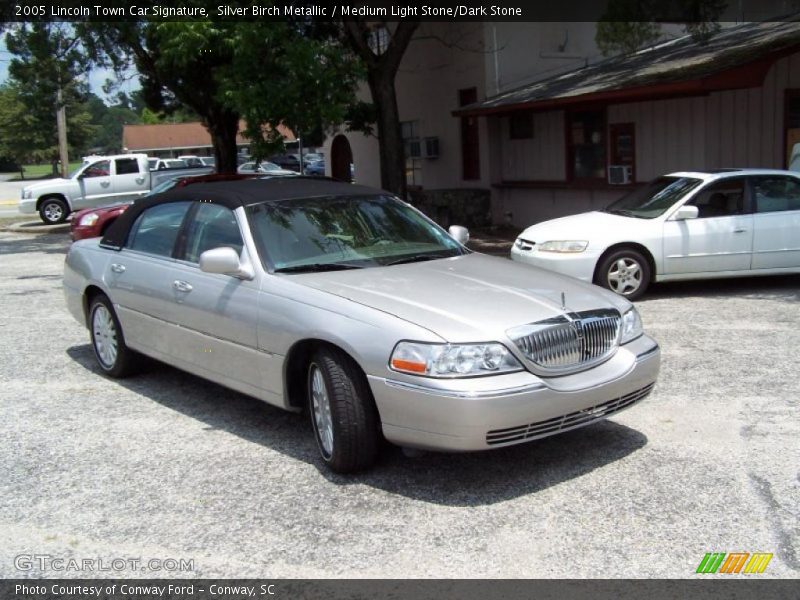 Silver Birch Metallic / Medium Light Stone/Dark Stone 2005 Lincoln Town Car Signature