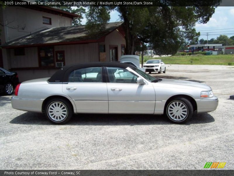 Silver Birch Metallic / Medium Light Stone/Dark Stone 2005 Lincoln Town Car Signature