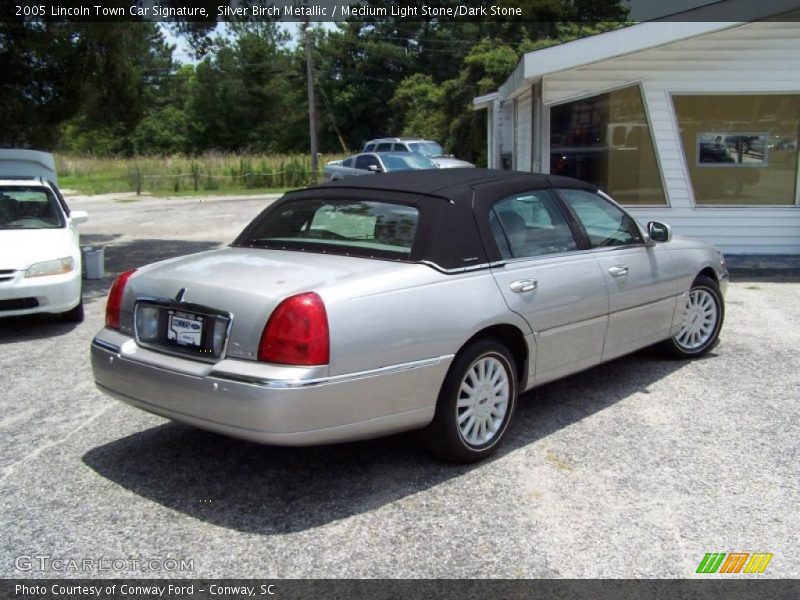 Silver Birch Metallic / Medium Light Stone/Dark Stone 2005 Lincoln Town Car Signature