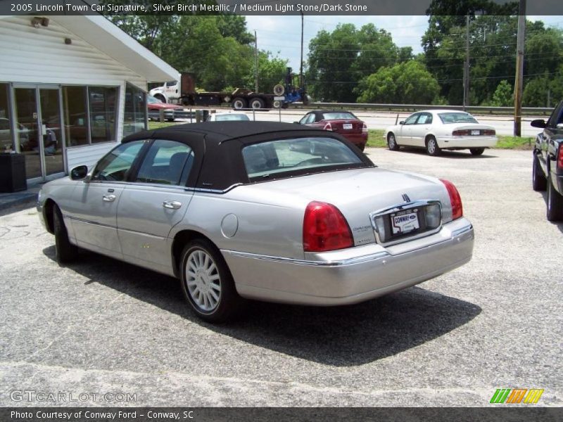 Silver Birch Metallic / Medium Light Stone/Dark Stone 2005 Lincoln Town Car Signature