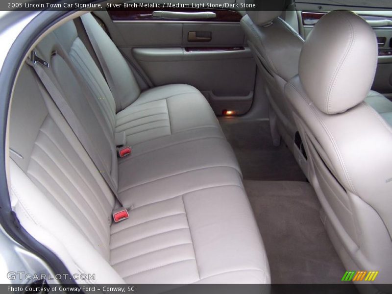 Silver Birch Metallic / Medium Light Stone/Dark Stone 2005 Lincoln Town Car Signature
