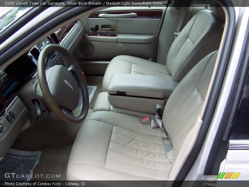 Silver Birch Metallic / Medium Light Stone/Dark Stone 2005 Lincoln Town Car Signature