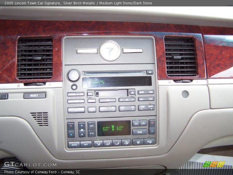 Silver Birch Metallic / Medium Light Stone/Dark Stone 2005 Lincoln Town Car Signature