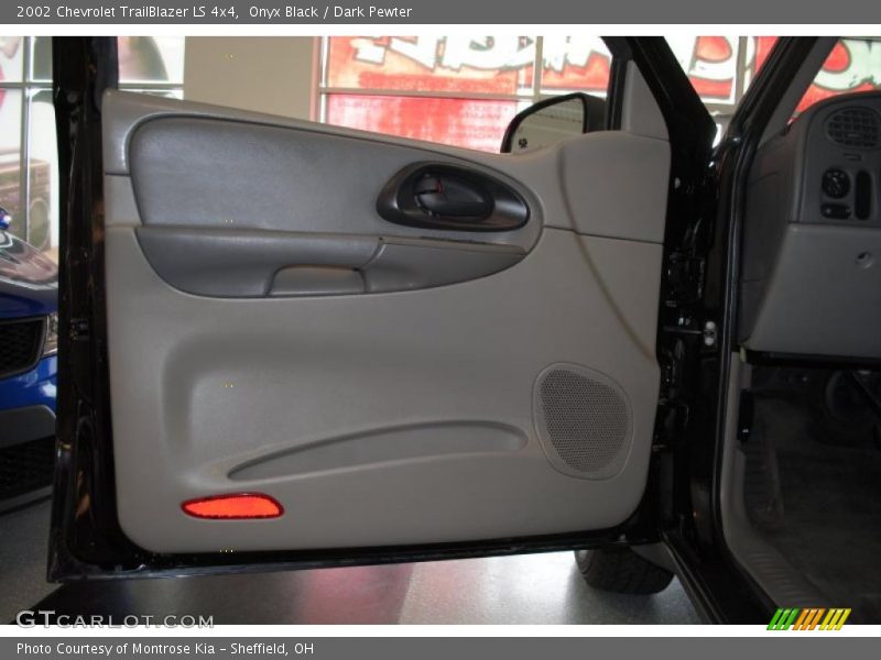 Onyx Black / Dark Pewter 2002 Chevrolet TrailBlazer LS 4x4